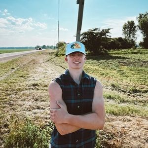 Meet your Posher, Max